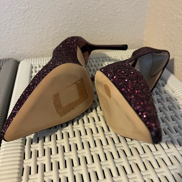 JIMMY CHOO BURGUNDY GLITTER PUMPS - Picture 4 of 4